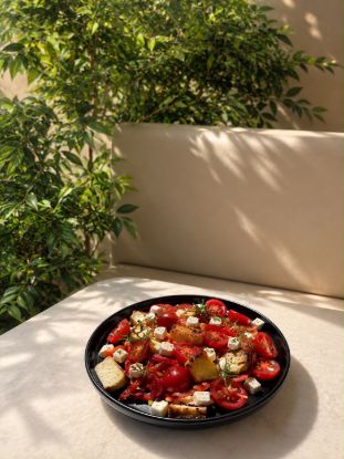 Caprese Crunch resmi