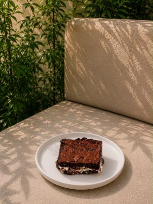 Beyaz Çikolatalı Browni resmi
